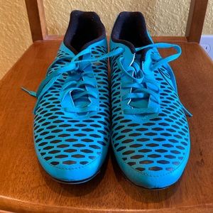 Nike Men / Kids Blue Soccer Shoes. Used once. ( See Pictures )